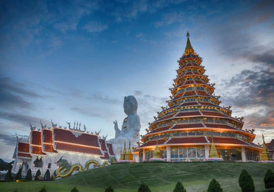 Chiang Rai White, Blue, Red 3 Temples Tour - Mae Kachan Hot Springs: Stretch Stop, Not a Swim