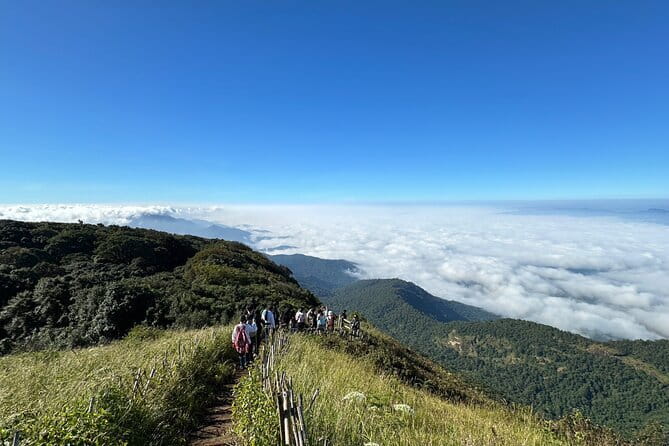 Chiang Rai White Blue Red Temples with Hot Spring from Chaing Mai - Guides, Van Comfort, and What to Expect From the Pace