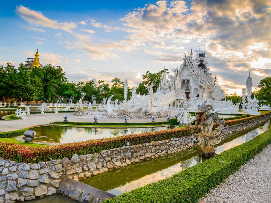 Chiang Rai White Temple and Blue Temple Day Tour - Lunch near Wat Rong Suea Ten: plan for an own-expense meal