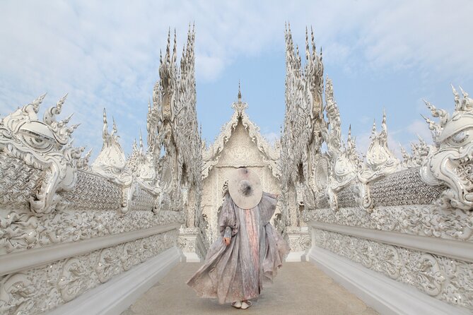 Chiang Rai Wonders: White, Blue & Red Temples and Hot Spring - Stop 1: Mae Kachan Hot Spring for a foot-soak reset