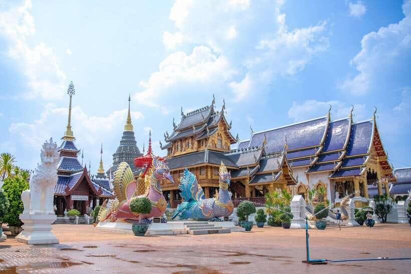 Chiangma: Wat ban den, Blue Temple & Sticky Waterfall. - Wat Ban Den + Bua Thong in one half-day: how the pacing really feels