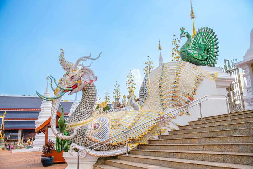 Chiangma: Wat ban den, Blue Temple & Sticky Waterfall. - Your guides and the photo factor at the end