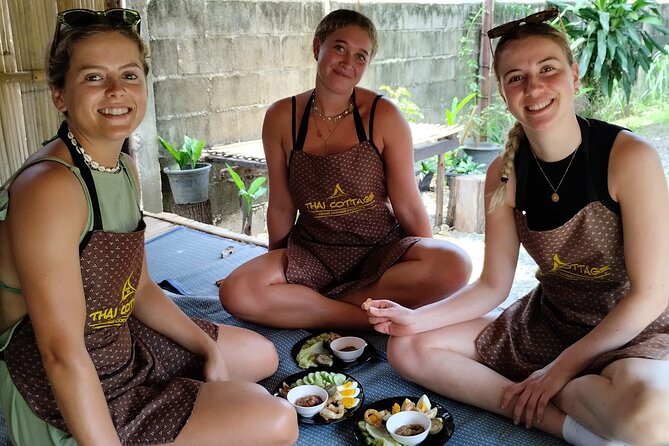 Cooking class in organic garden and local market tour ThaiCottage - Organic herb garden: learning ingredients before the stove