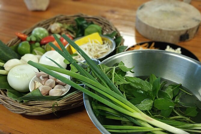 Cooking class in organic garden and local market tour ThaiCottage - Curry paste from scratch: the technique that changes everything