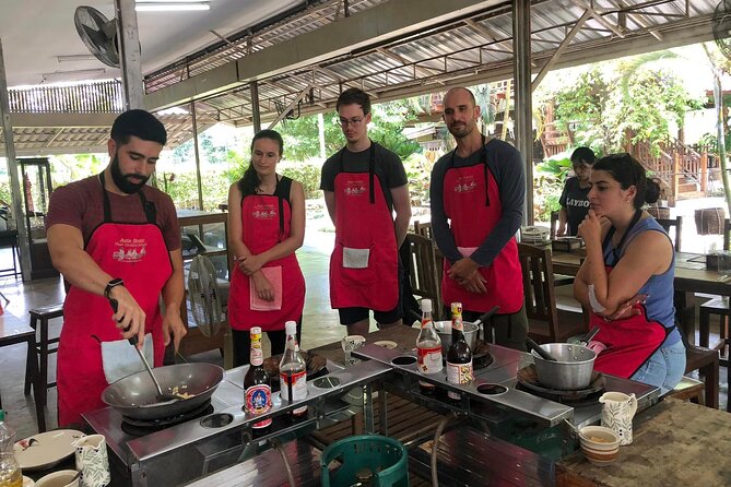 Cooking Class with Organic Farm in Chiang Mai - Cooking Stations and Learning the Thai Flavor System