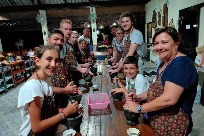 Cooking Evening Class Chiang Mai Visit Organic Garden and Market - Diet Options and Menu Choices: Getting Thai Food That Fits You