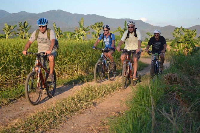Cycling tour and Buatong waterfall - From Chiang Mai to Mae Taeng: setting the rhythm before you ride