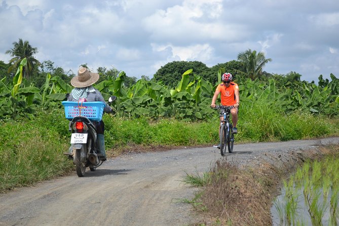 Cycling tour and Buatong waterfall - Bua Thong Falls (Nam Phu Chet Si): splash, hike, or climb