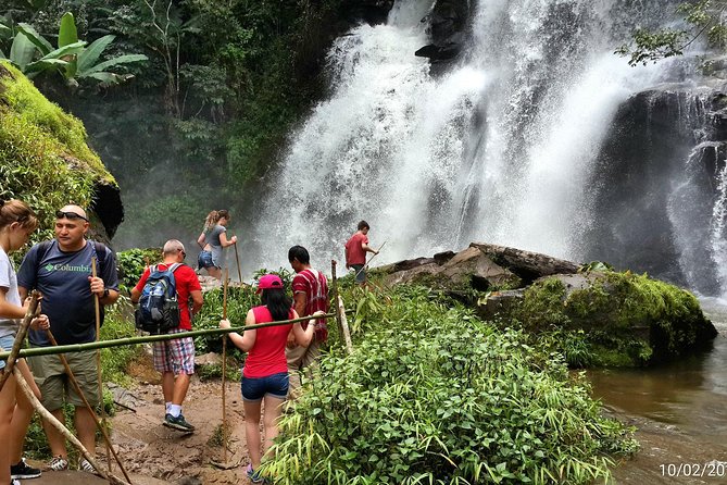 Doi Inthanon National park and 2 hours hiking with private tour - Thai Market + Hill-Tribe Village: The Human Side of the Mountain
