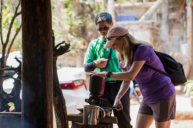 Doi Inthanon National Park Private Tour – Full Day - Karen community stop: culture that adds meaning to the scenery