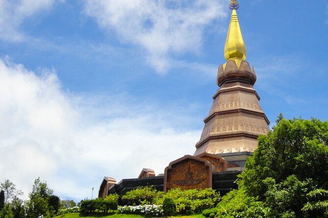 Doi Inthanon Private Trek & Lunch Tour from Chiang Mai - Pha Dok Siew mini trek: an easy 2-hour walk with Karen guidance
