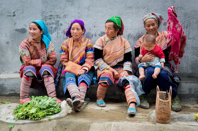 Doi Suthep and Hmong Hilltribe Half Day Tour in Chiang Mai - Doi Suthep-Pui National Park: your first mountain moment