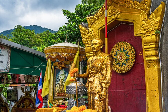 Doi Suthep and Wat Pha Lat Sunrise Private Tour – Half Day - Stop Four: Wat U-Mong (U-Mong) Tunnels and the 1297 Chedi