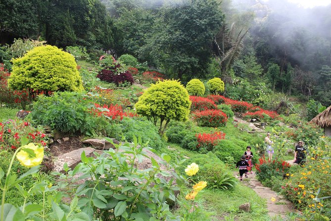 DON'T miss It ! Doi suthep temple+ Hmong village - Weather and Comfort: Rain Runs, Wear Smart