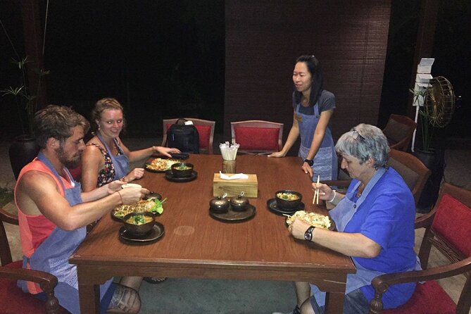 Evening Cooking Class in Traditional Pavilion with Beautiful Garden - Chiang Mai - Getting there: Tha Phae Gate meetup and hotel pickup that keeps it easy