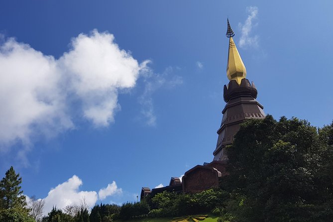 Fantastic! Famous Doi Inthanon National park tour with 2hr trekking - The 2-hour trek: Kew Mae Pan in winter, Pha Dok Siew otherwise