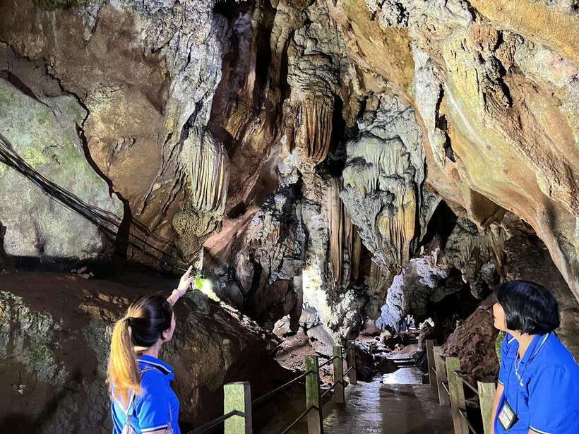 From Chiang Mai: Chiang Dao Cave & 5 Hill Tribe Villages - Chiang Dao Cave and Temple: the main reason to do the trip