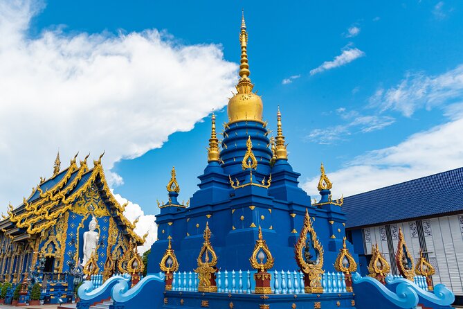 Full Day Chiang Rai 3 Temples White, Blue,Big Bhudha Temples - Pickup, vans, and group size: comfort matters on this route