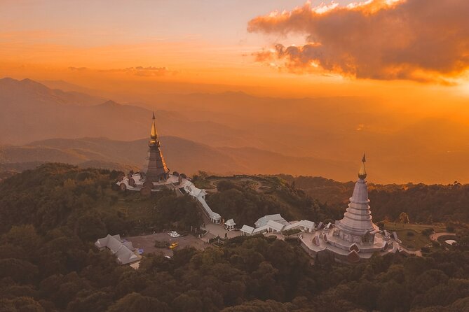 Full-Day Doi Inthanon National Park Tour with Trek and Pagodas - King’s and Queen’s Pagodas: royal architecture and real meaning
