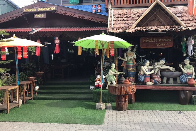Go where the locals go, Eat what the locals eat! Food Tour with Local Foodies - Warorot Market (Kad Luang): one of Chiang Mai’s oldest food stages