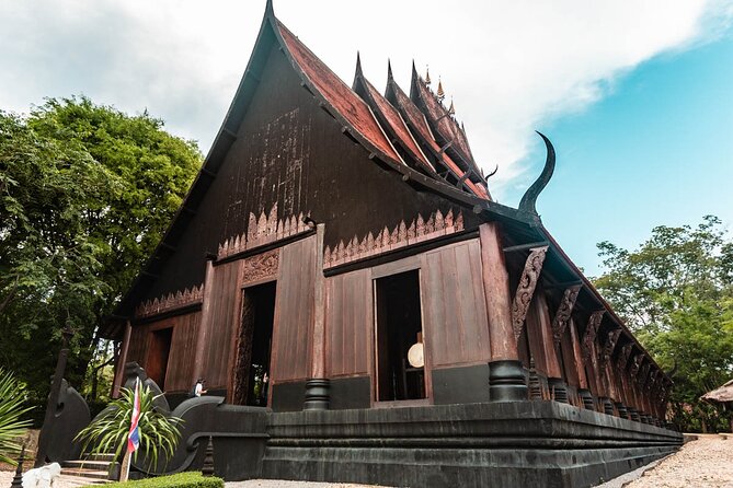 Golden Triangle, White, Black, Blue Temple Full Day Tour From Chiang Mai - Mae Khachan Hot Spring: a reset stop that is shorter than you might hope