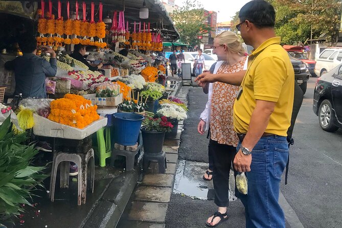 Half Day Chiang Mai City and Cultural by TukTuk, Samlor & Red car (Private Tour) - Wat Chedi Luang Varavihara: the Great Stupa and the city pillar