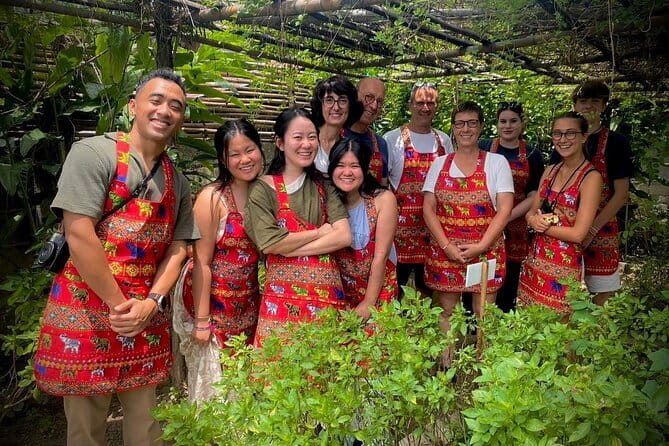 Half Day Chiang Mai Cooking Class and Market Taste Tour - Vegetarian options and dietary restrictions: what’s supported