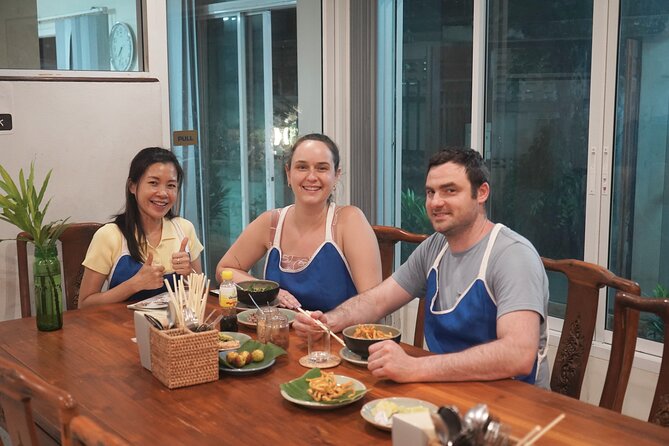Half Day Guided Thai Cooking Class in Chiang Mai - The school setup: air-conditioned comfort and an indoor kitchen you can handle