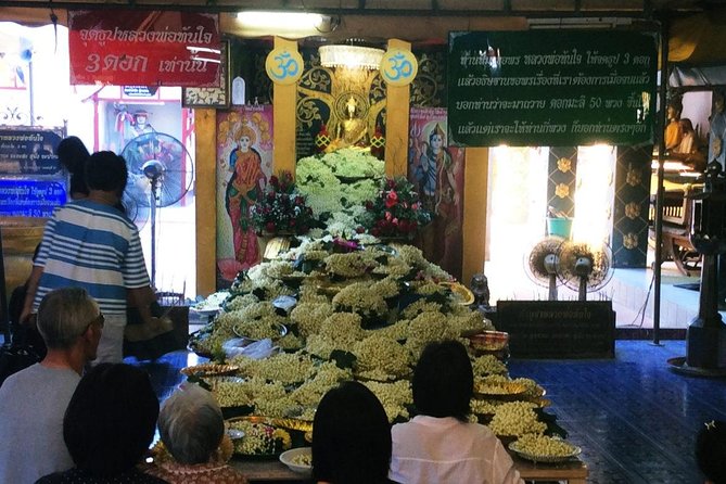 Half Day Phra That Doi Kham Temple and Royal Park Rajapruek (Private Tour) - Private transportation and the guide: where the value shows up