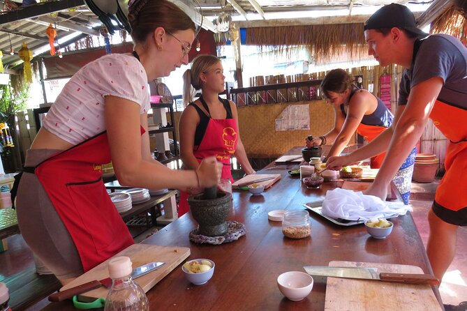 Half-Day Thai Cooking Class and Market Tour From Chiang Mai - Heat control and dietary options that don’t feel like an afterthought