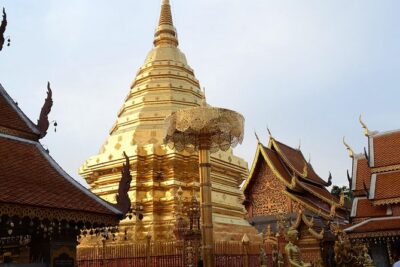 Hot! Doisuthep Temple+Wat Palad+Sticky waterfall - Getting picked up and moving around Chiang Mai