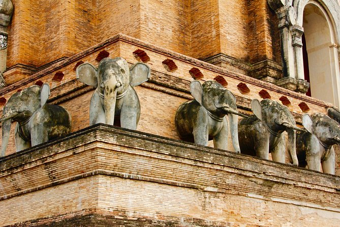 Iconic Half-Day Landmarks & Temples of Chiang Mai - Private vs shared tour: how it changes your day