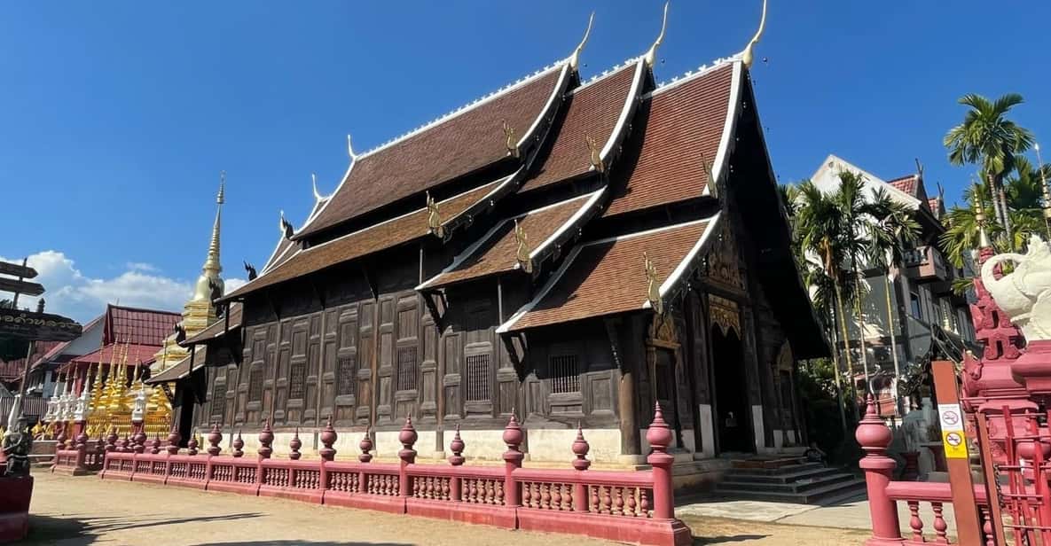 Lanna Heritage Walking Tour: A Journey Through History - Start at Tha Pae Gate, then watch the Lanna story take shape