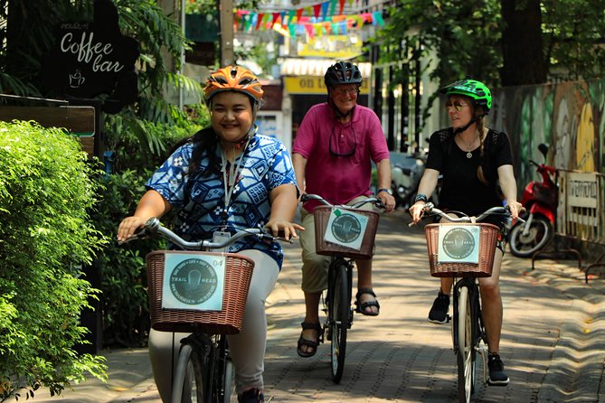LIFECYCLING - Half Day City Bike Tour - Your guides set the mood: Vivi and Tum bring culture to the street
