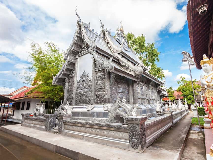 Long Neck Village, Silver Temple & Chiang Mai Top Sites - A 4-Hour Temple and Karen Culture Loop