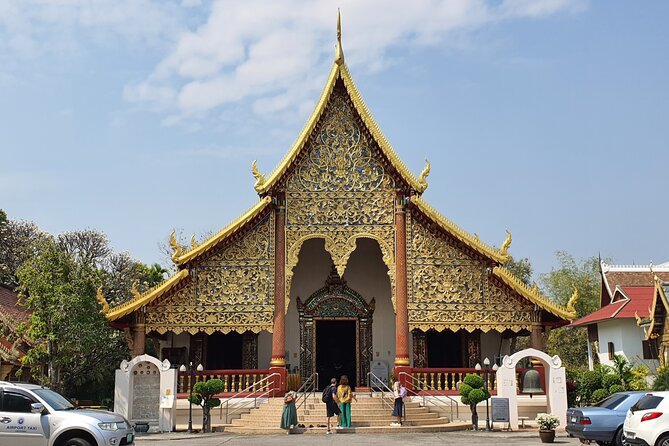 Mastering Chiang Mai Temples in Halfday - Visit 7 Temples - Rainy Season Reality: Going Anyway With an Umbrella