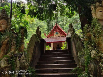 Monk trails hike, Wat Phalat, Monk chanting, Wat Doi Suthep. - The Monk Trails Hike: Easy Effort, Real Nature