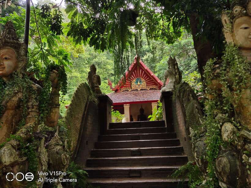Monk trails hike, Wat Phalat, Monk chanting, Wat Doi Suthep. - The Monk Trails Hike: Easy Effort, Real Nature