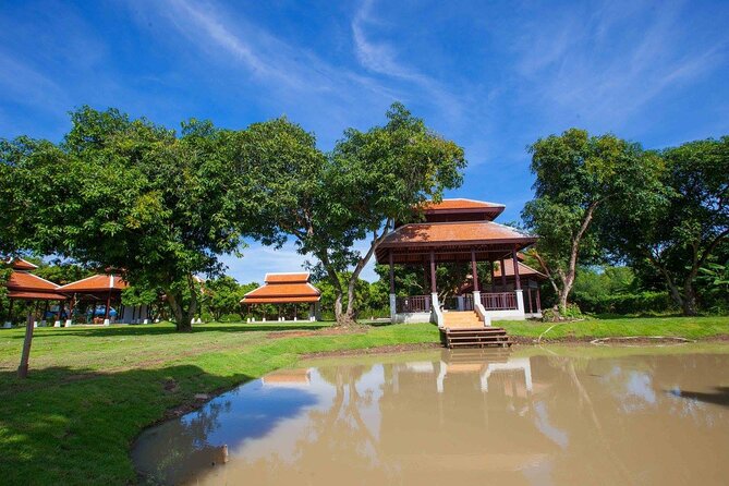 Morning Cooking Class in Traditional Pavilion with Beautiful Garden - Chiang Mai - Shopping the Local Market Like a Thai Home Cook