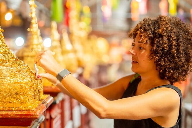 Old Town History and Culture Walking Tour at Chiang Mai - Wat Phra Singh: Lanna Architecture and the Lai Kam Mural Connection