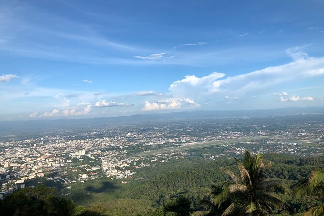 One Day Highlight of Chiang Mai - Wat Phra That Doi Suthep: worship on Mount Suthep