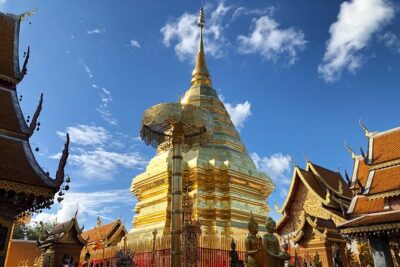 One Day Highlight of Chiang Mai - Wat Chedi Luang Varavihara: the big stupa centerpiece