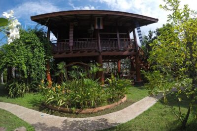 Private: 3 days 2 night trip: ChaingMai-Chaingrai- The Golden Triangle trip - Day 2’s Chiang Dao to Mae Sai loop: temples, caves, and the Maekok River