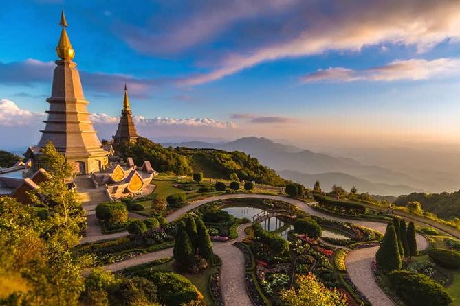 Private: 3 days 2 night trip: ChaingMai-Chaingrai- The Golden Triangle trip - Wat Rongkhun and the hot spring option: finishing with a bold visual