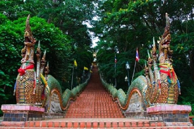 Private Chiang Mai Temple Tour with Doi Suthep and Wat Umong - Wat Phra That Doi Suthep: Chiang Mai’s classic sacred anchor