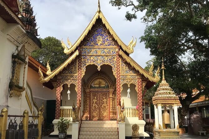 Private Day Tour Doi Suthep Temple and Handicraft Center - Doi Suthep temple: sacred viewpoint and monk chanting