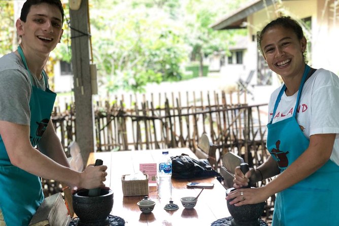 Private Dinner Cooking Class with Benny in Chiang Mai - Market tour: learn what to buy and why