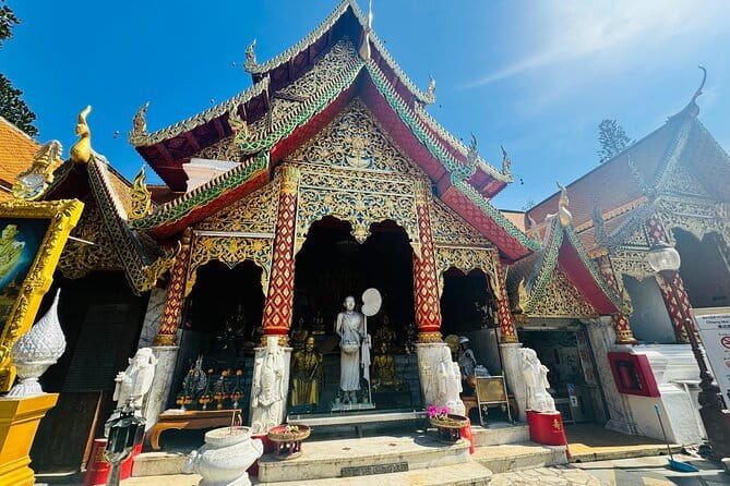 Private Doi Suthep Temple Handicraft Center and Sticky Waterfall - How the private route keeps Chiang Mai feeling manageable