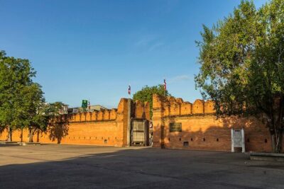 Private Half-Day Tour The Old Chiang Mai City With Street Foods - Pickup and the Route Plan: Getting Oriented Fast