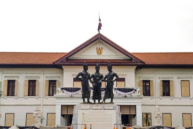 Private Half-Day Tour The Old Chiang Mai City With Street Foods - Three Kings Monument: City Meaning in One Stop